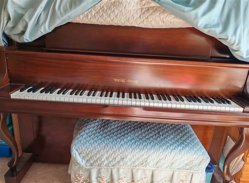 出售英昌钢琴